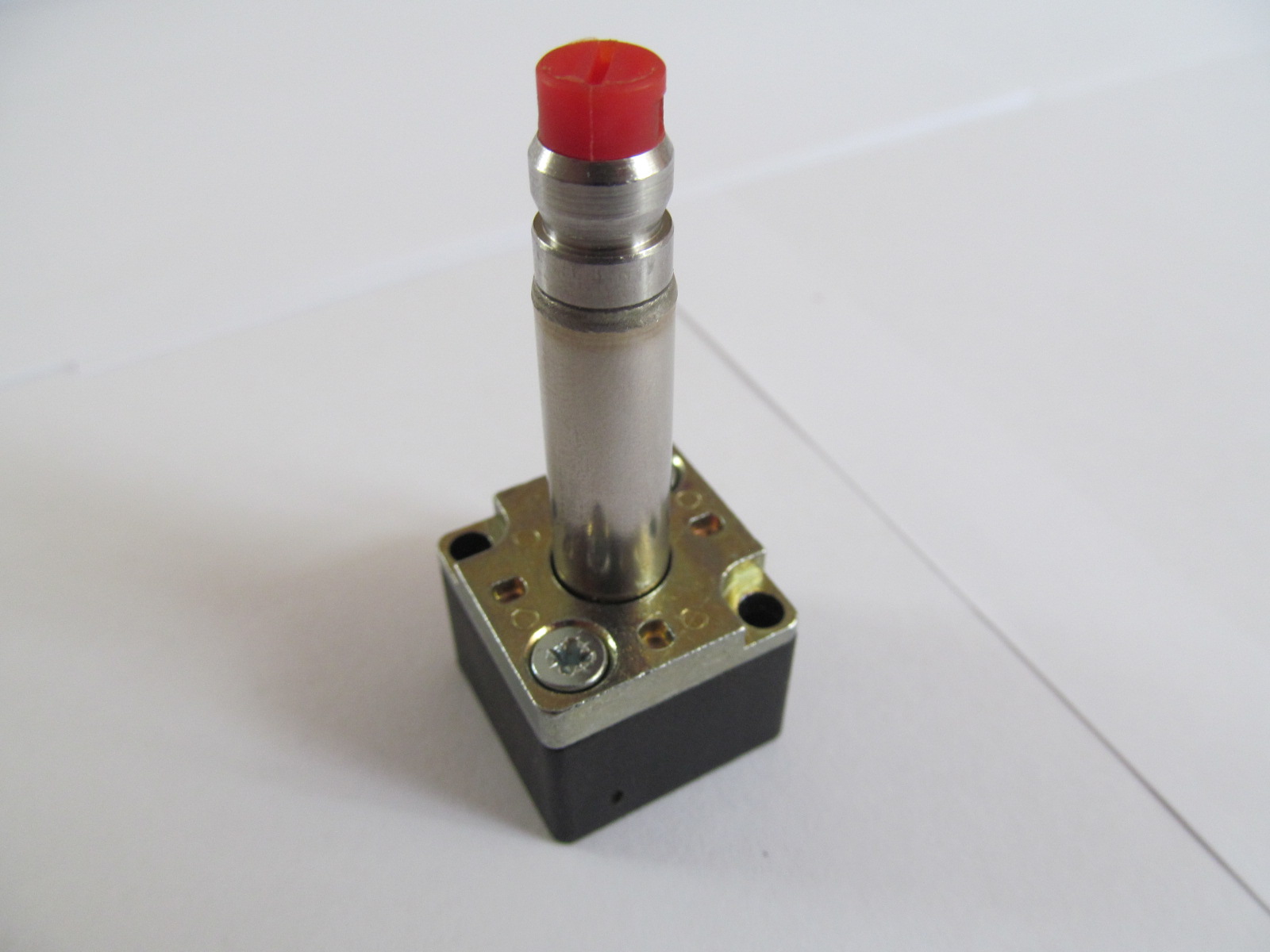 Р532 - Пневматический электромагнитный клапан